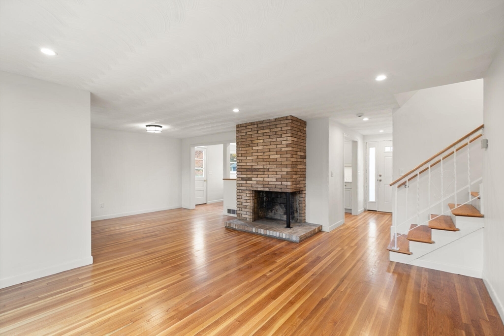 10 Butterworth Road Beverly, MA 01915 - Photo 11 of 28