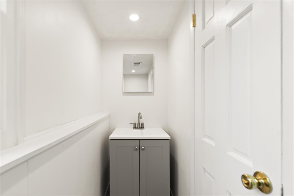 10 Butterworth Road Beverly, MA 01915 - Photo 20 of 28