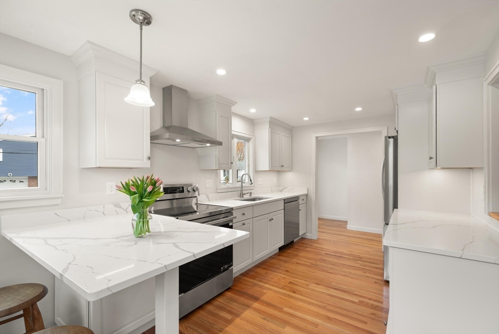 10 Butterworth Road Beverly, MA 01915 - Photo 4 of 28