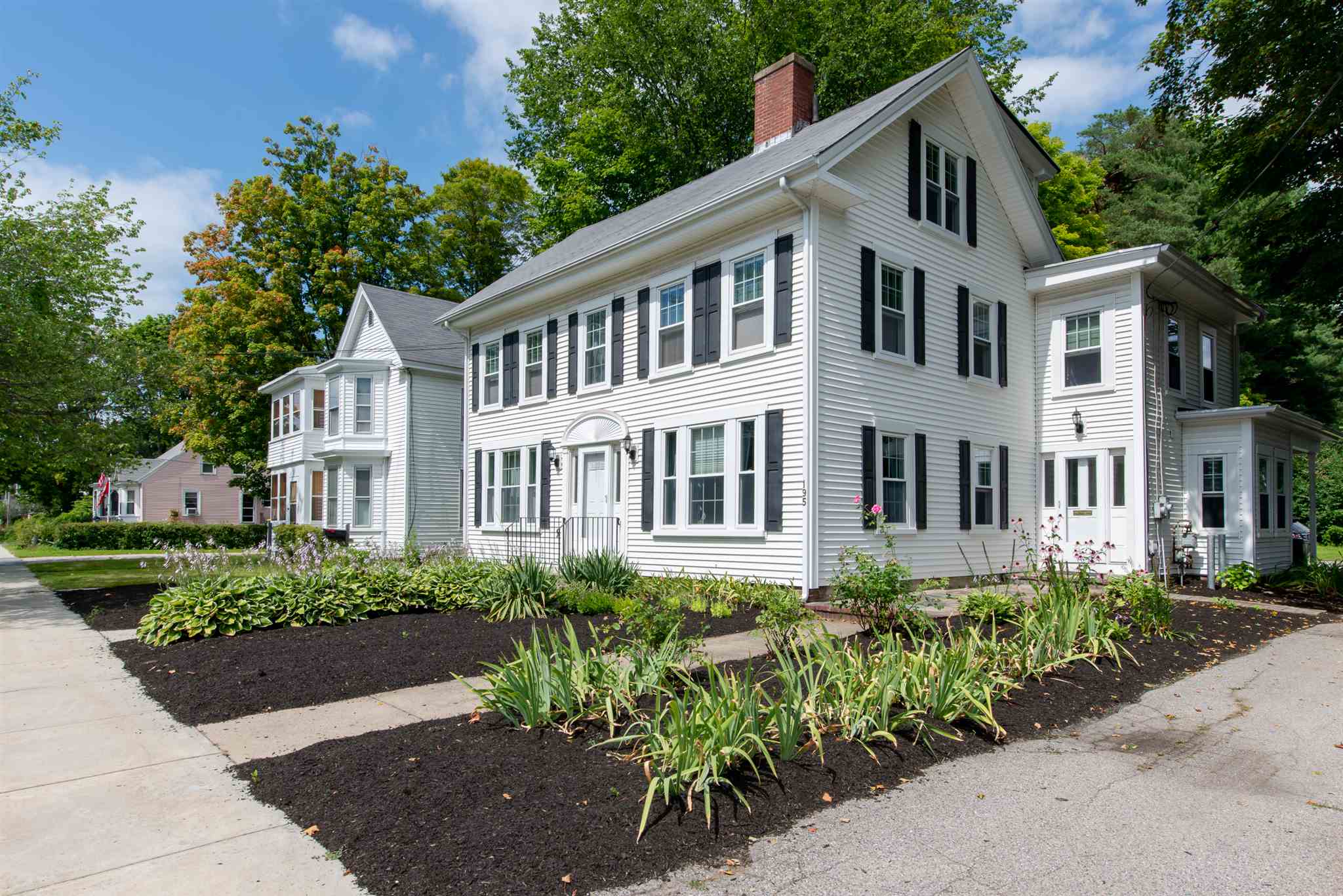 195 North Main Street Rochester, NH 03867 - Photo 1 of 28