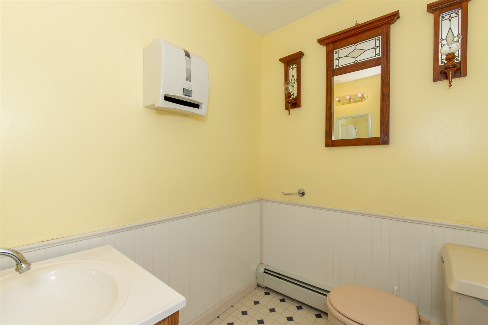 195 North Main Street Rochester, NH 03867 - Photo 18 of 28