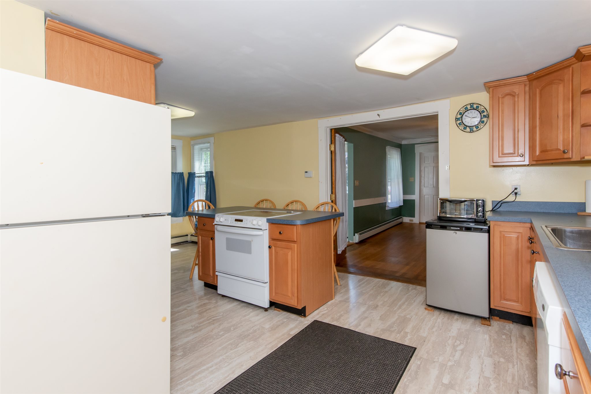 195 North Main Street Rochester, NH 03867 - Photo 7 of 28