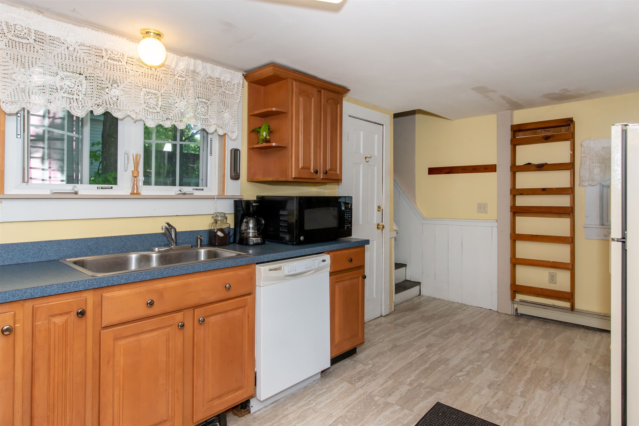 195 North Main Street Rochester, NH 03867 - Photo 9 of 28