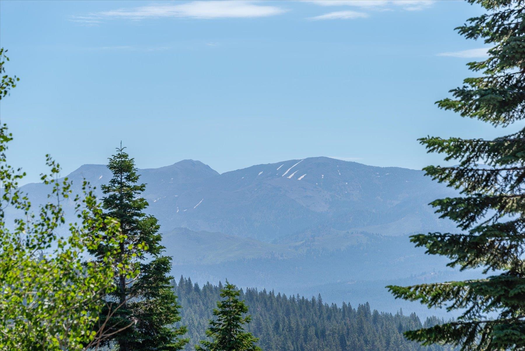 11718 Chamonix Road Truckee, CA 96161 - Photo 21 of 21 Gallery Image 21