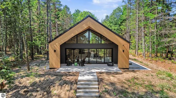 $2,999,000 | 2370 Us Highway North, Kewadin, MI 49648