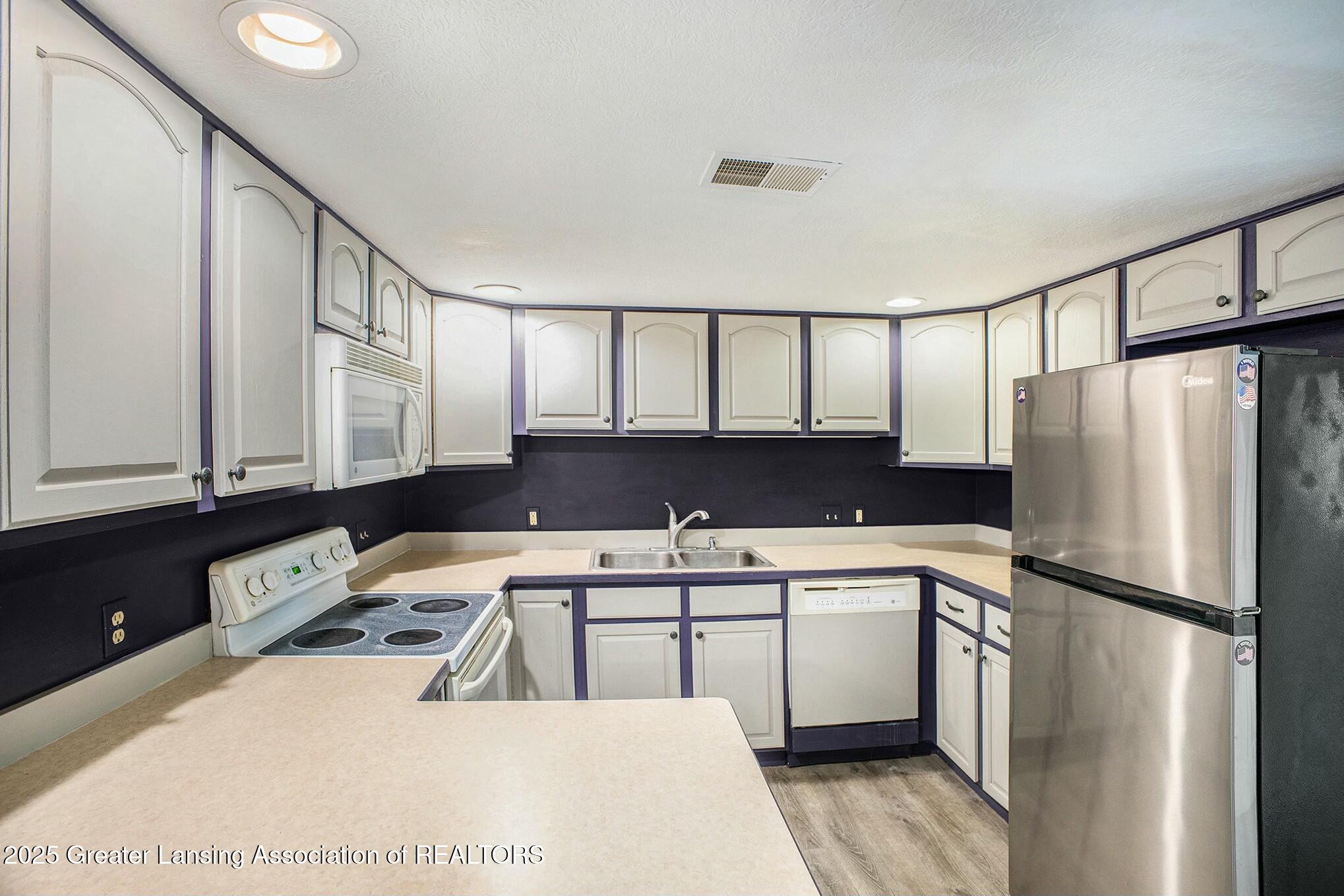 1349 Turner Road, Unit 8 Lansing, MI 48906 - Photo 10 of 21 tempImageY1o4R3