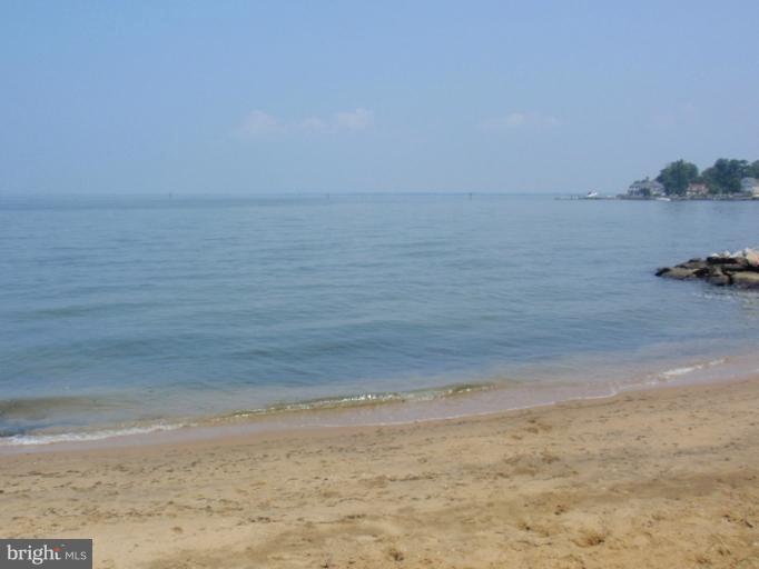 2655 Claibourne Road Annapolis, MD 21403 - Photo 2 of 6 Community Beach