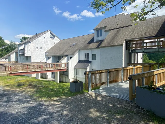 $305,000 | 42 Lower Phase Road, Unit 23, Warren, VT 05674