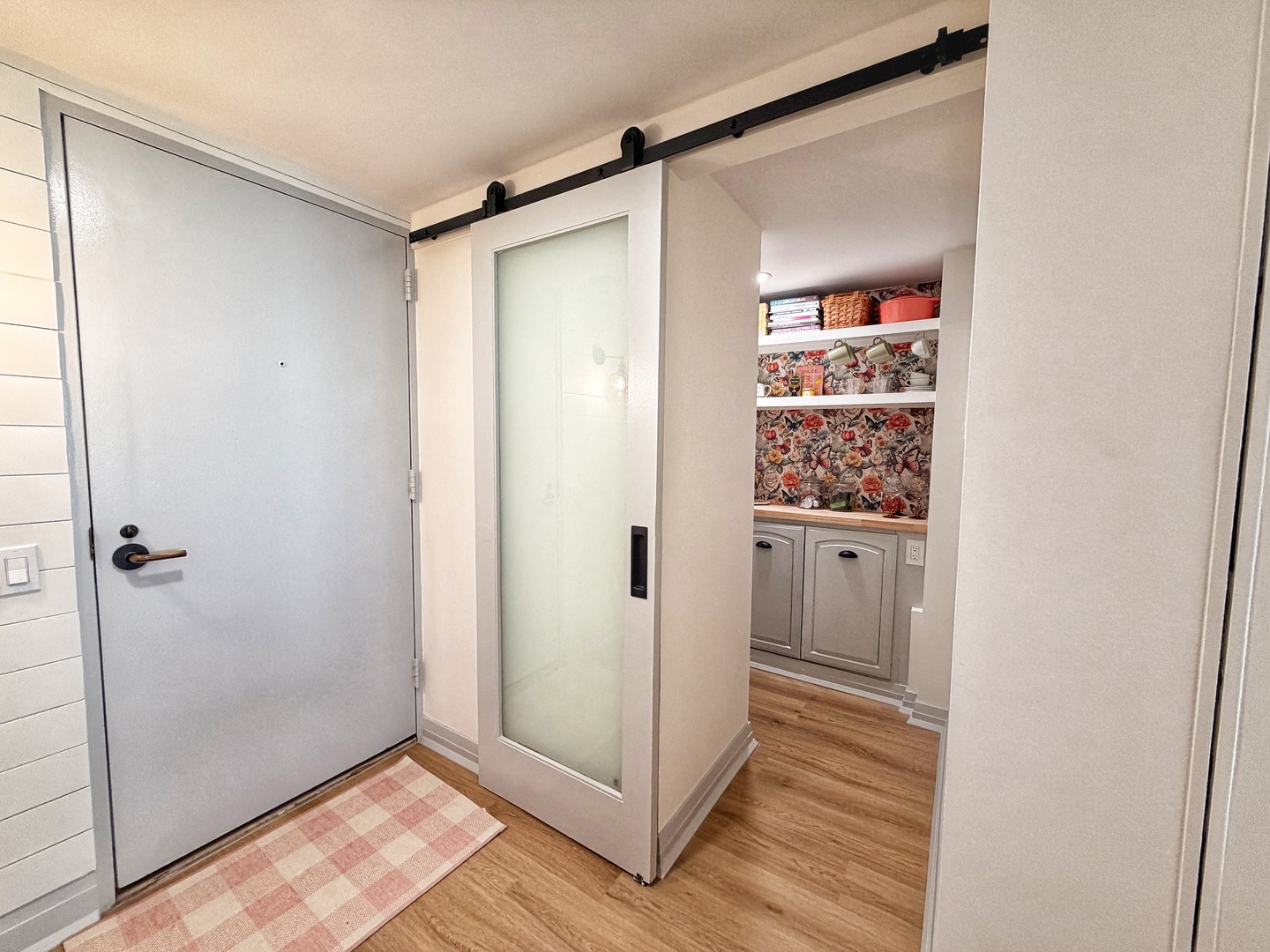 175 East Delaware Place, Unit 5808 Chicago, IL 60611 - Photo 20 of 29 a view of a small space with wooden floor