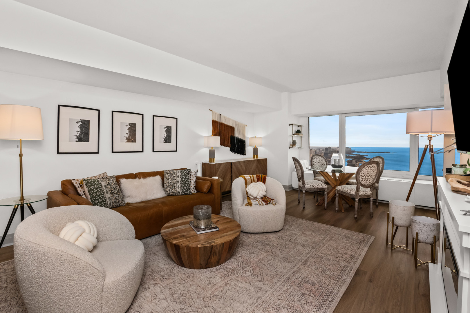 175 East Delaware Place, Unit 5808 Chicago, IL 60611 - Photo 2 of 14