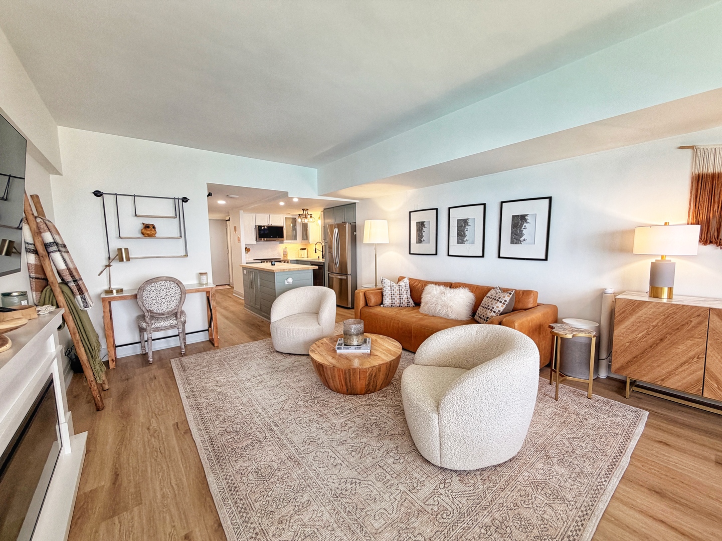 175 East Delaware Place, Unit 5808 Chicago, IL 60611 - Photo 3 of 29 a living room with furniture and a couch