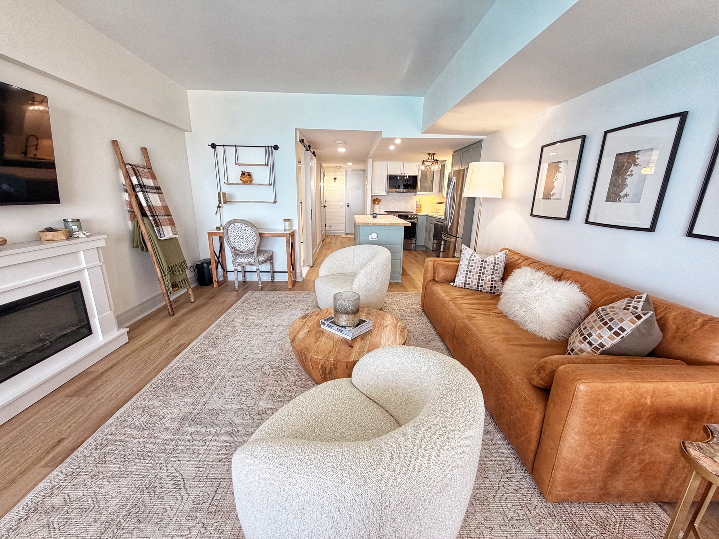 175 East Delaware Place, Unit 5808 Chicago, IL 60611 - Photo 4 of 29 a living room with furniture and a flat screen tv