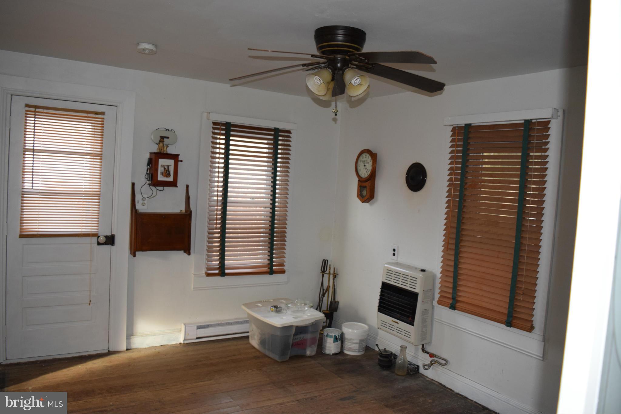 13905 Blairs Valley Road Clear Spring, MD 21722 - Photo 4 of 9 Living Room