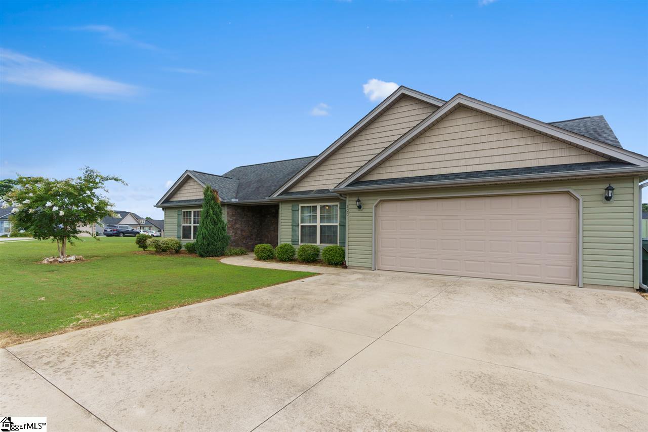 200 Sleepy River Road Simpsonville, SC 29681 - Photo 2 of 28 Gallery Image 2
