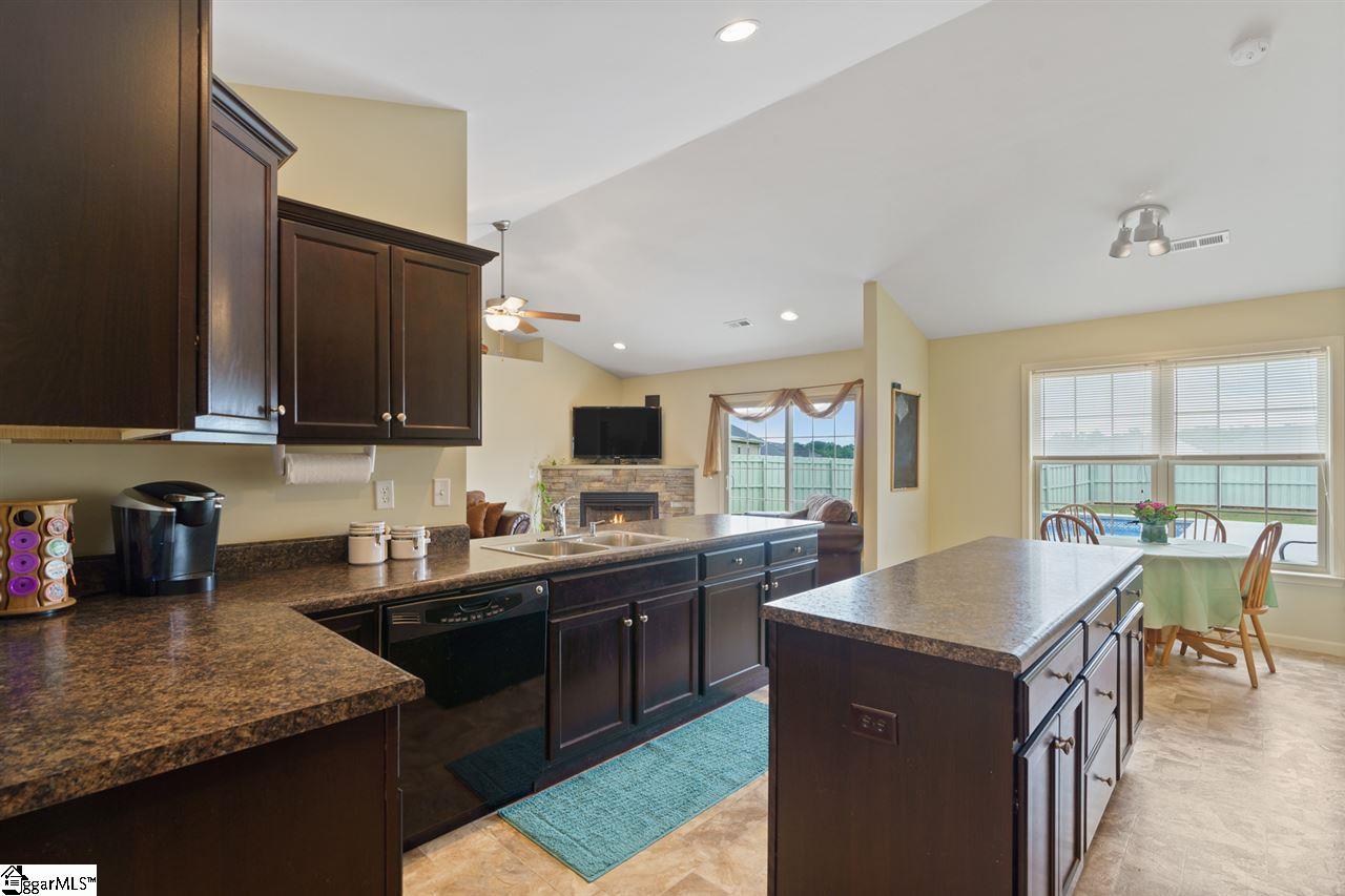 200 Sleepy River Road Simpsonville, SC 29681 - Photo 12 of 28 Gallery Image 12