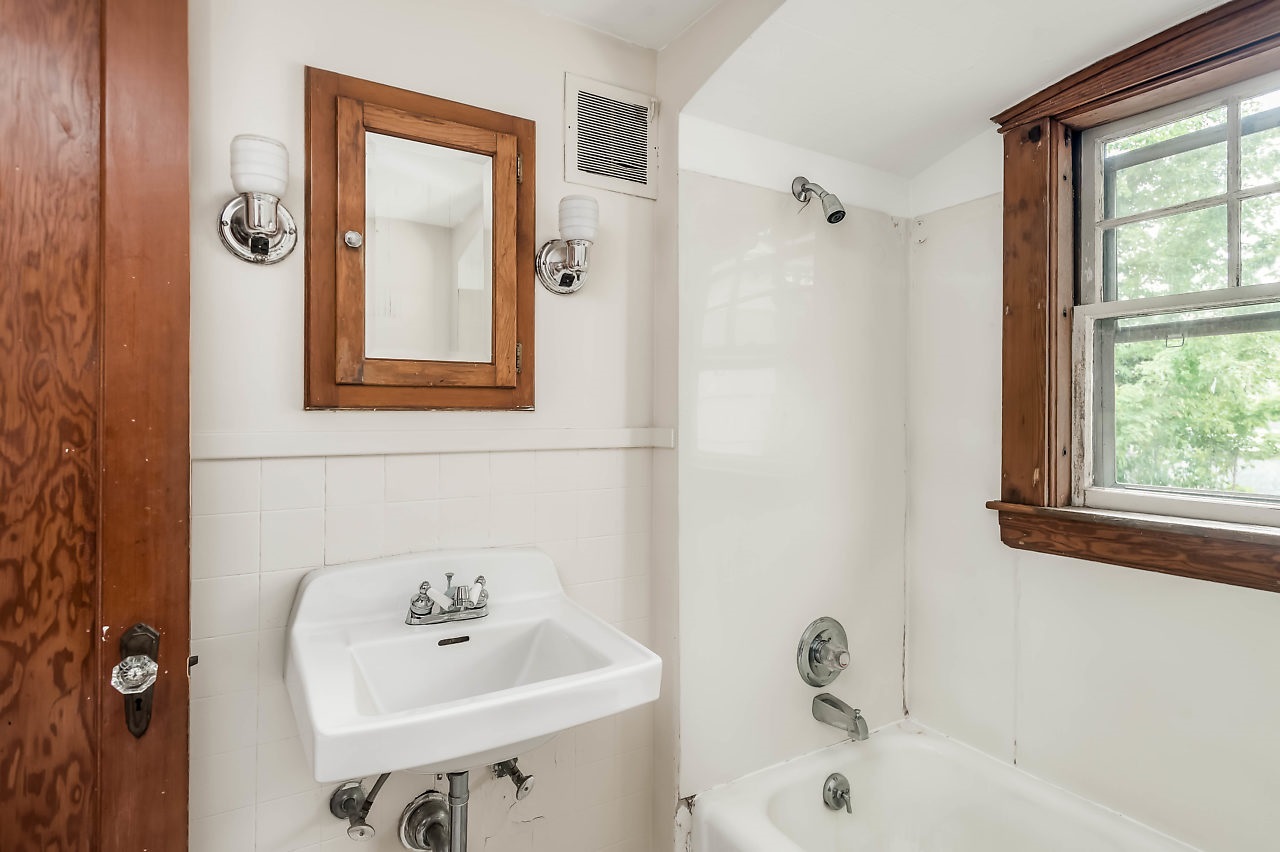 13 B Walnut Street Rochester, NH 03867 - Photo 18 of 28 Gallery Image 18