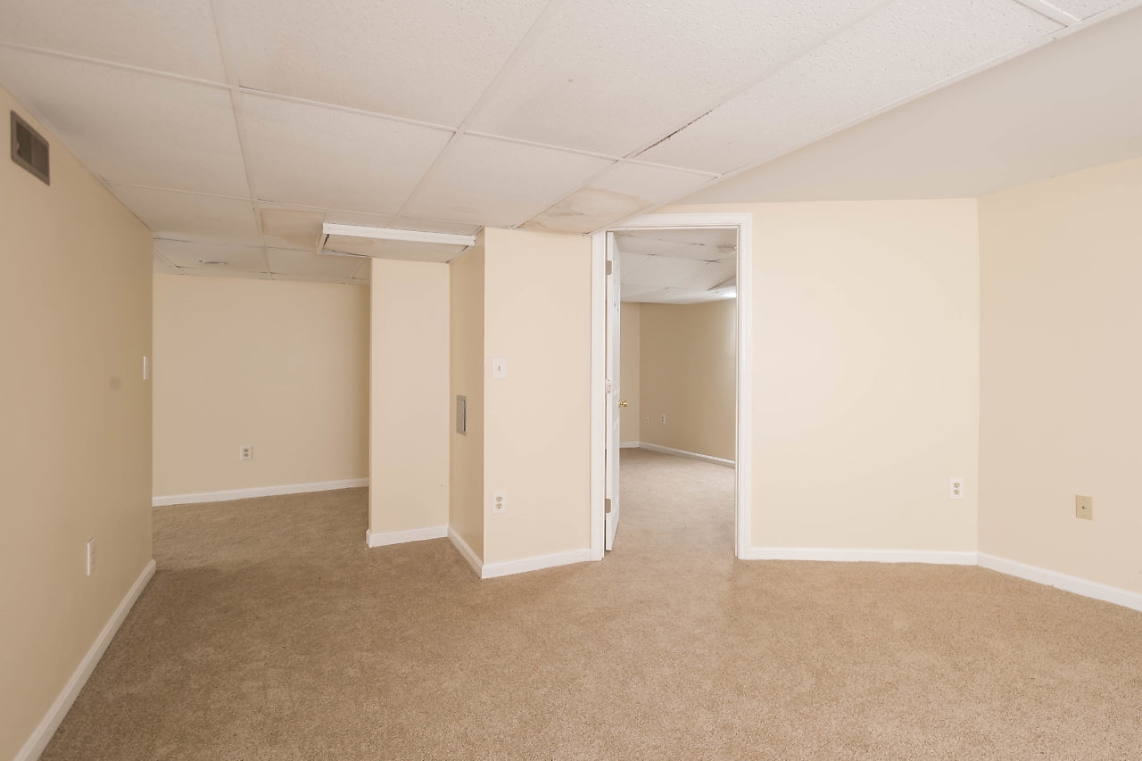 13 B Walnut Street Rochester, NH 03867 - Photo 20 of 28 Gallery Image 20