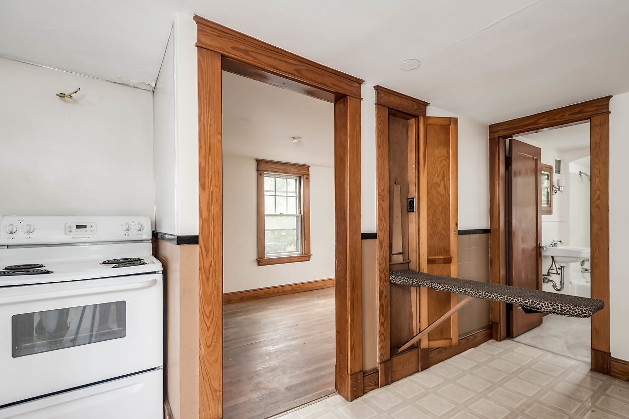 13 B Walnut Street Rochester, NH 03867 - Photo 8 of 28 Gallery Image 8