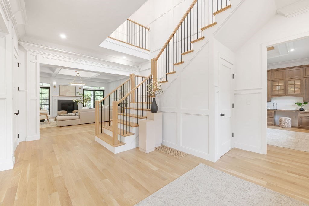 43 Whitman Road Needham, MA 02492 - Photo 3 of 41