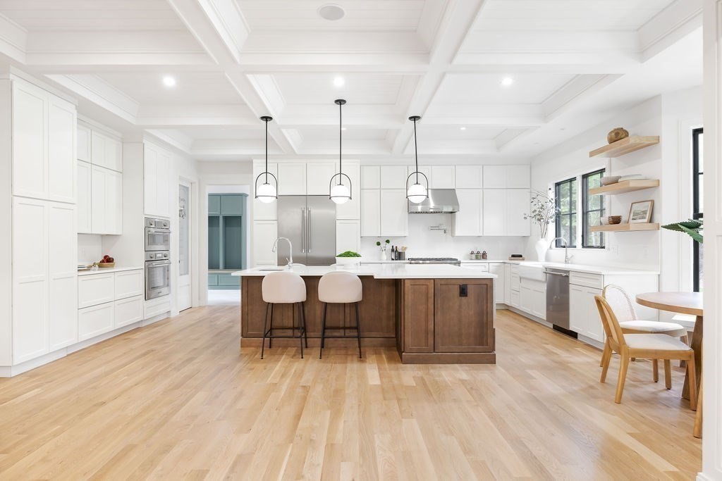 43 Whitman Road Needham, MA 02492 - Photo 7 of 41