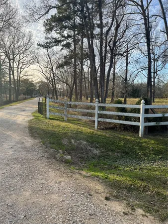 $750,000 | 495 County Road 2268, Cleveland, TX 77327