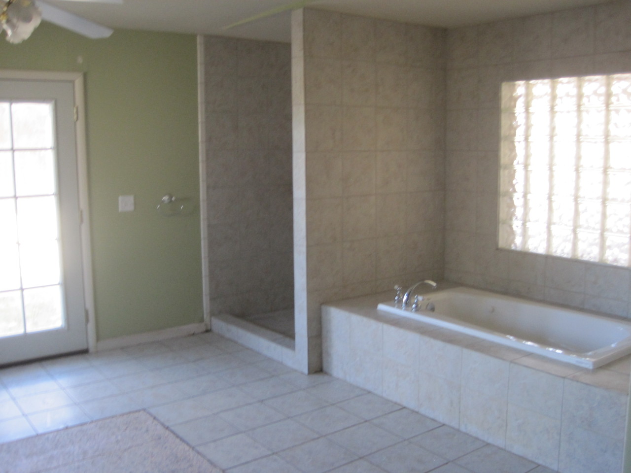 5344 East Thomas Road Phoenix, AZ 85018 - Photo 12 of 22 MASTER BATH