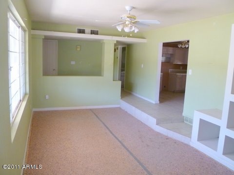 5344 East Thomas Road Phoenix, AZ 85018 - Photo 3 of 22 LIVING ROOM