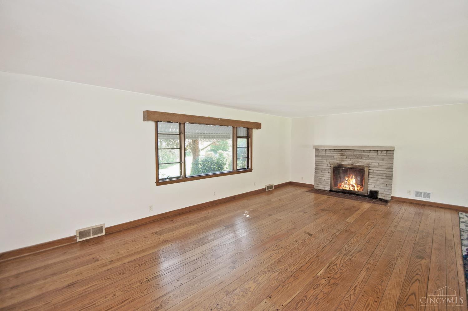 5791 Greenlawn Road Hamilton, OH 45011 - Photo 7 of 43