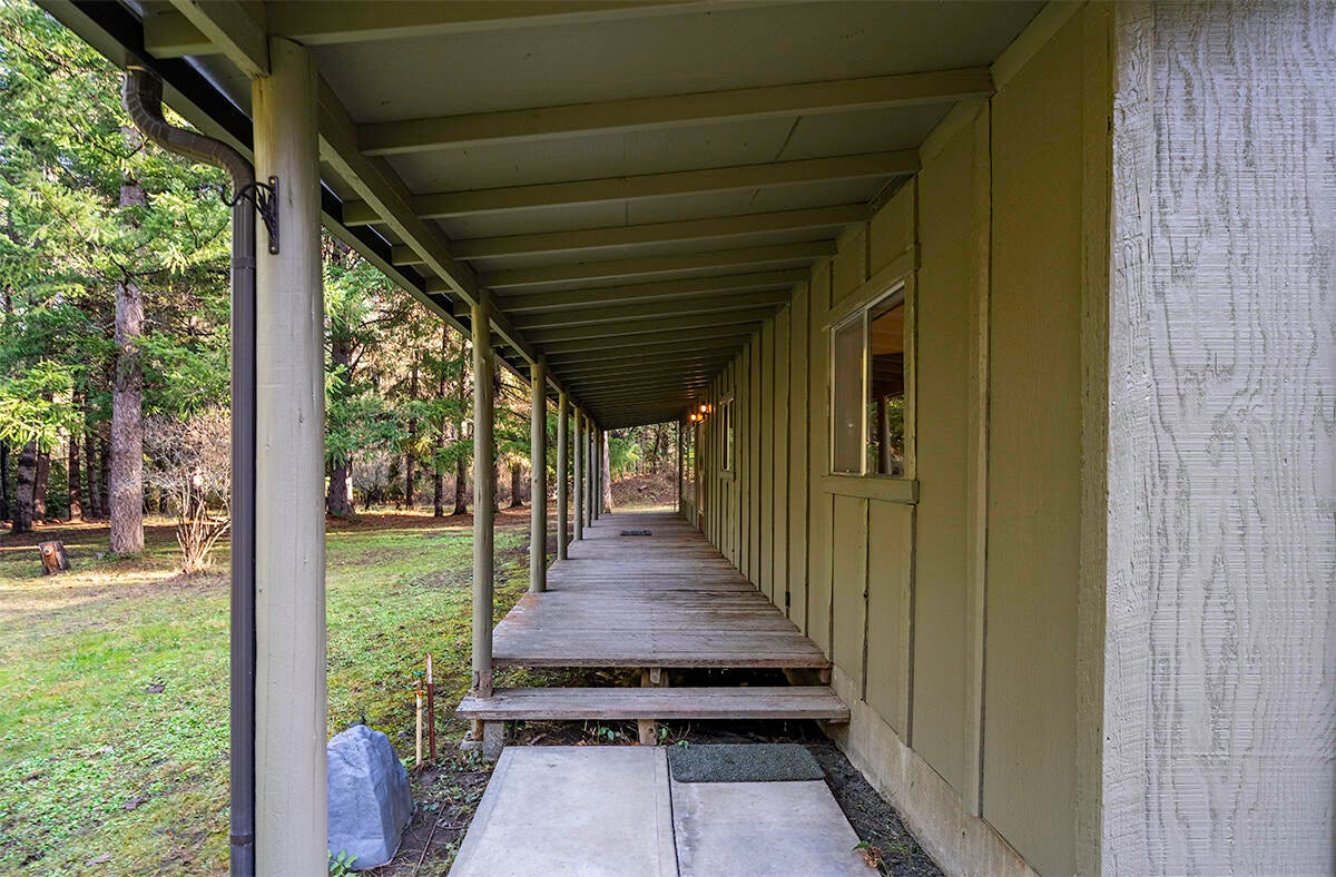 293 Davidson Road Williams, OR 97544 - Photo 10 of 37 DSC04631-HDR-Edit
