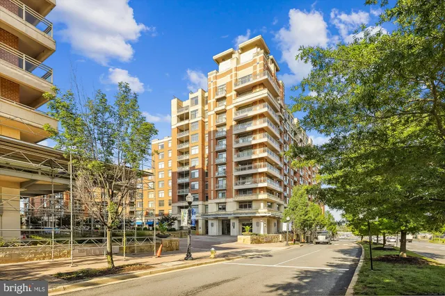 $2,350 | 3600 South Glebe Road, Unit 509W, Arlington, VA 22202