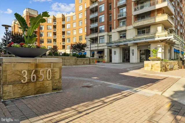 $2,350 | 3600 South Glebe Road, Unit 509W, Arlington, VA 22202