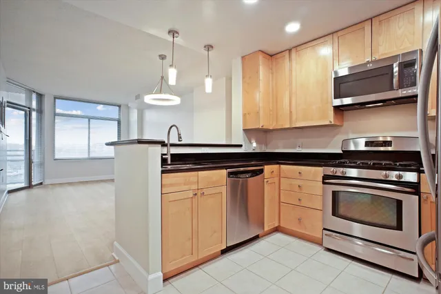 $2,350 | 3600 South Glebe Road, Unit 509W, Arlington, VA 22202