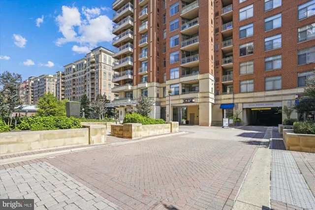 $2,350 | 3600 South Glebe Road, Unit 509W, Arlington, VA 22202