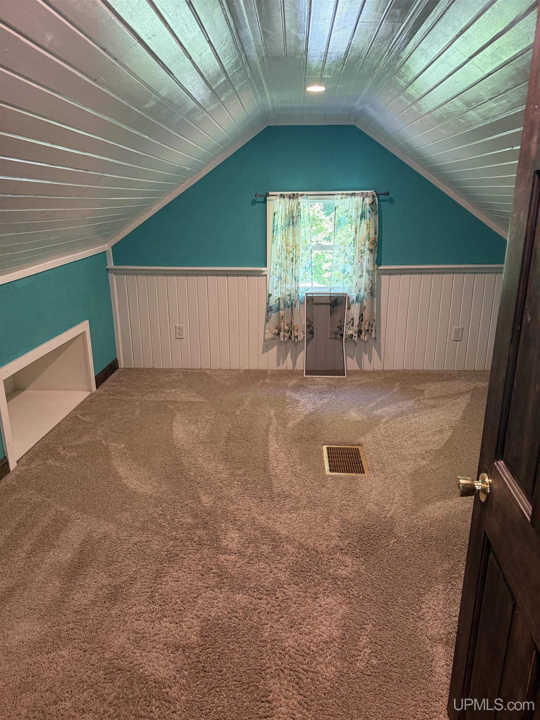 320 Fir Street Munising, MI 49862 - Photo 7 of 14