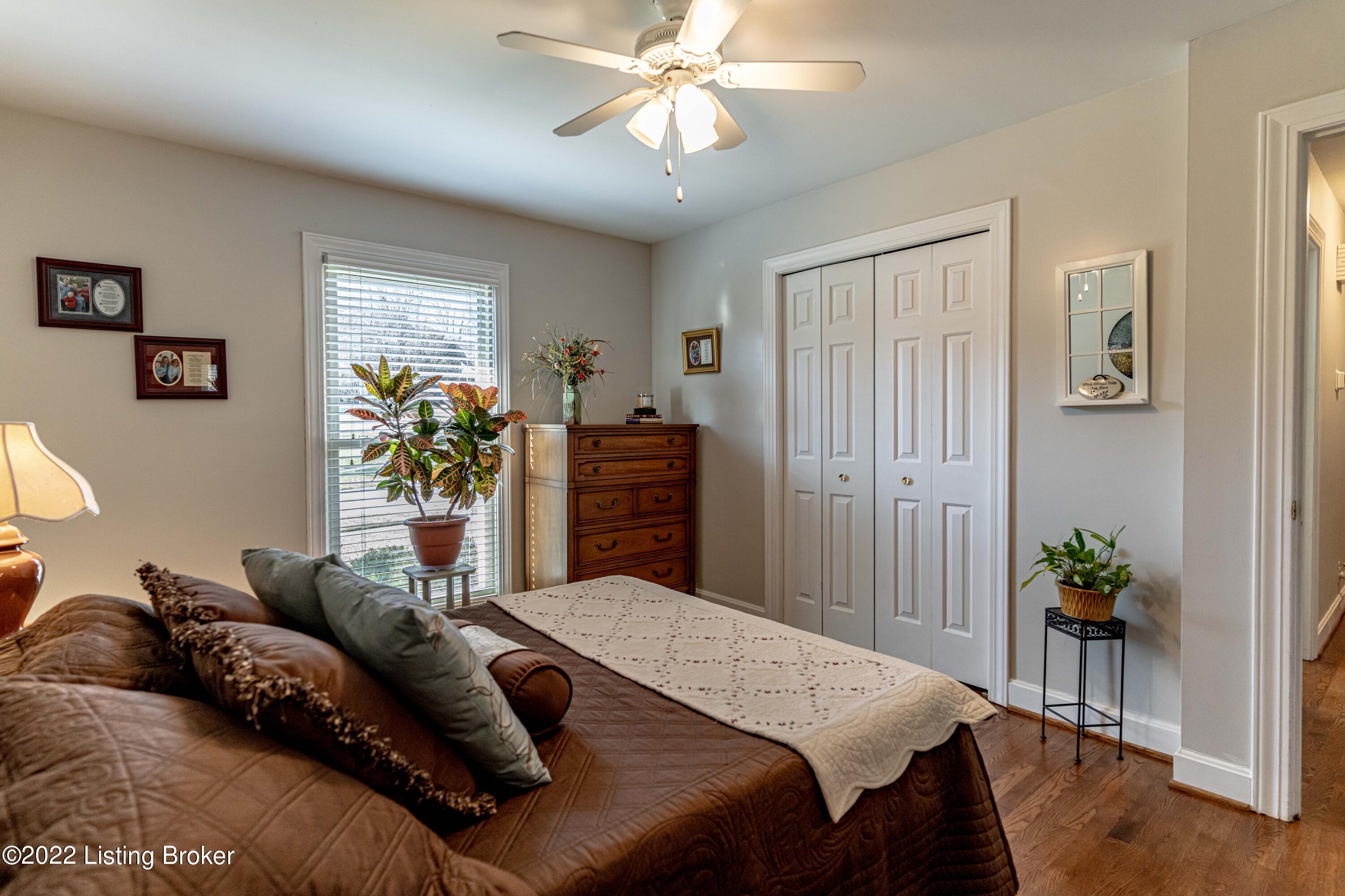 905 Ramsgate Court Louisville, KY 40299 - Photo 11 of 68 DSC06148