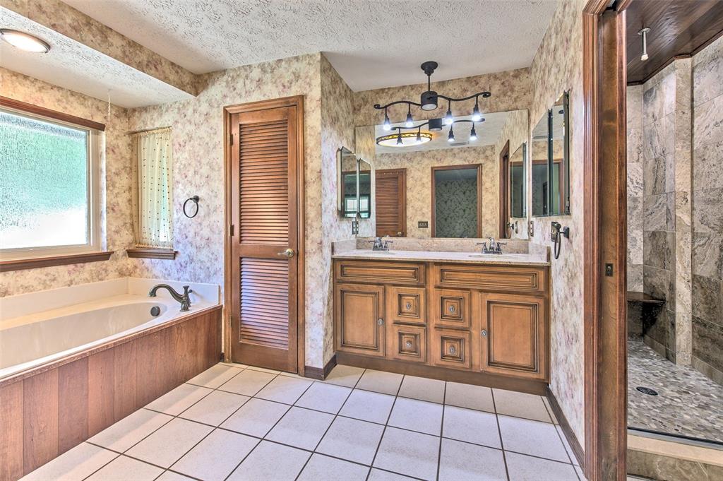 2102 Whitlock Place Dover, FL 33527 - Photo 20 of 45