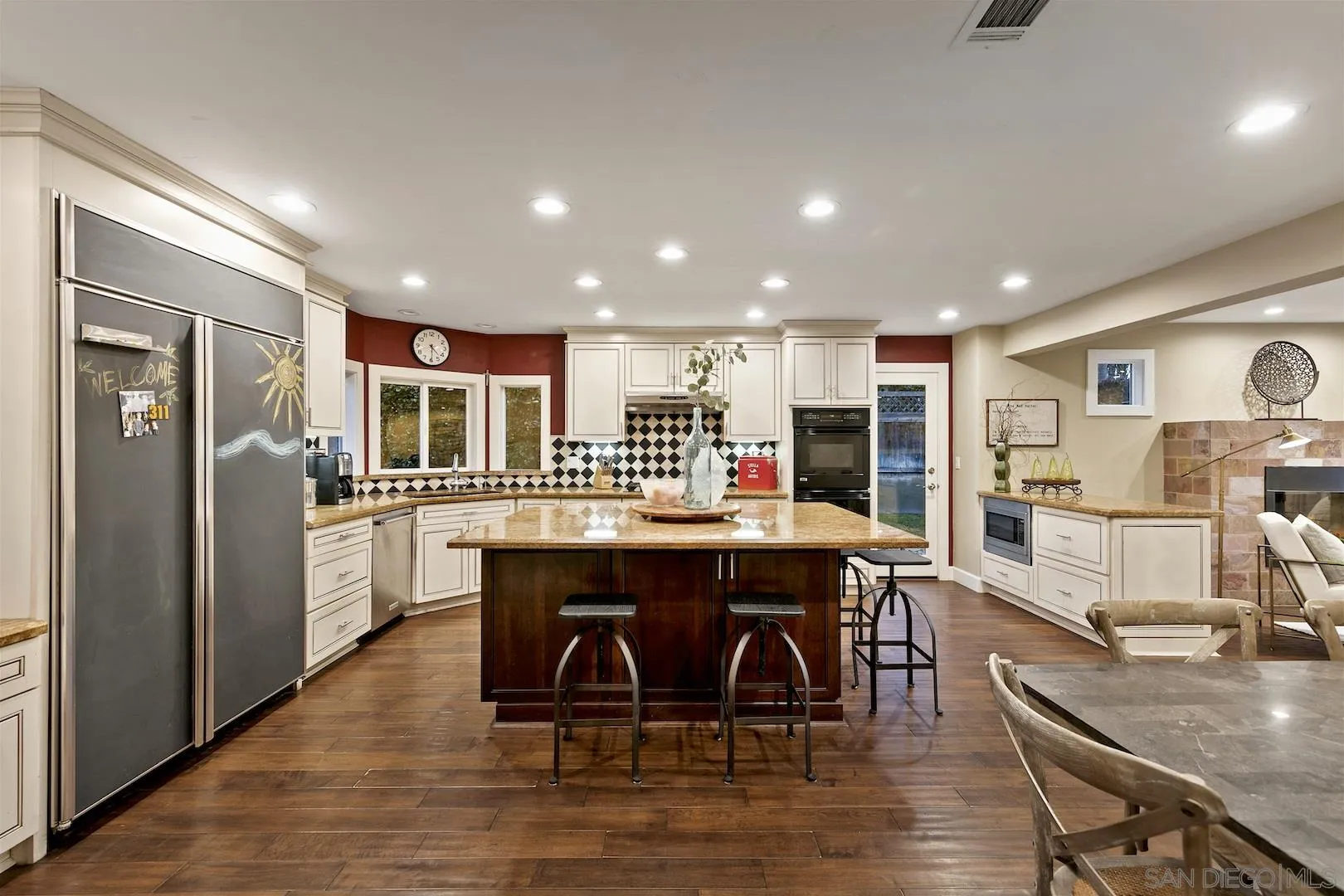 170 Andrew Avenue Encinitas, CA 92024 - Photo 2 of 27 Gallery Image 2