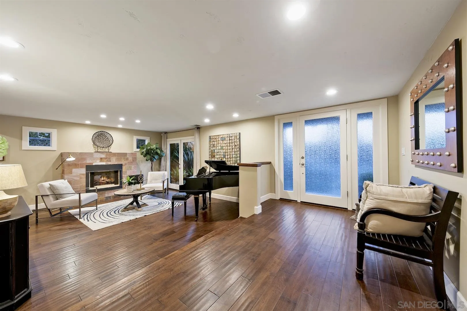 170 Andrew Avenue Encinitas, CA 92024 - Photo 4 of 27 Gallery Image 4