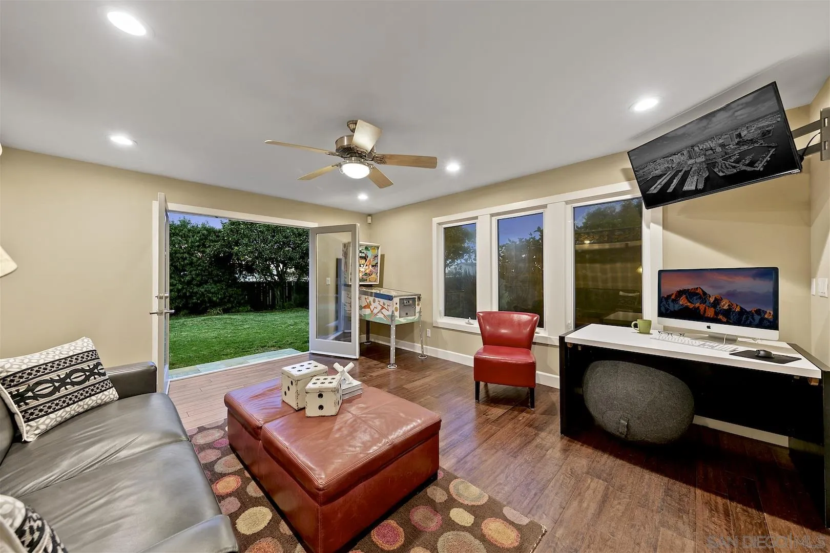 170 Andrew Avenue Encinitas, CA 92024 - Photo 5 of 27 Gallery Image 5