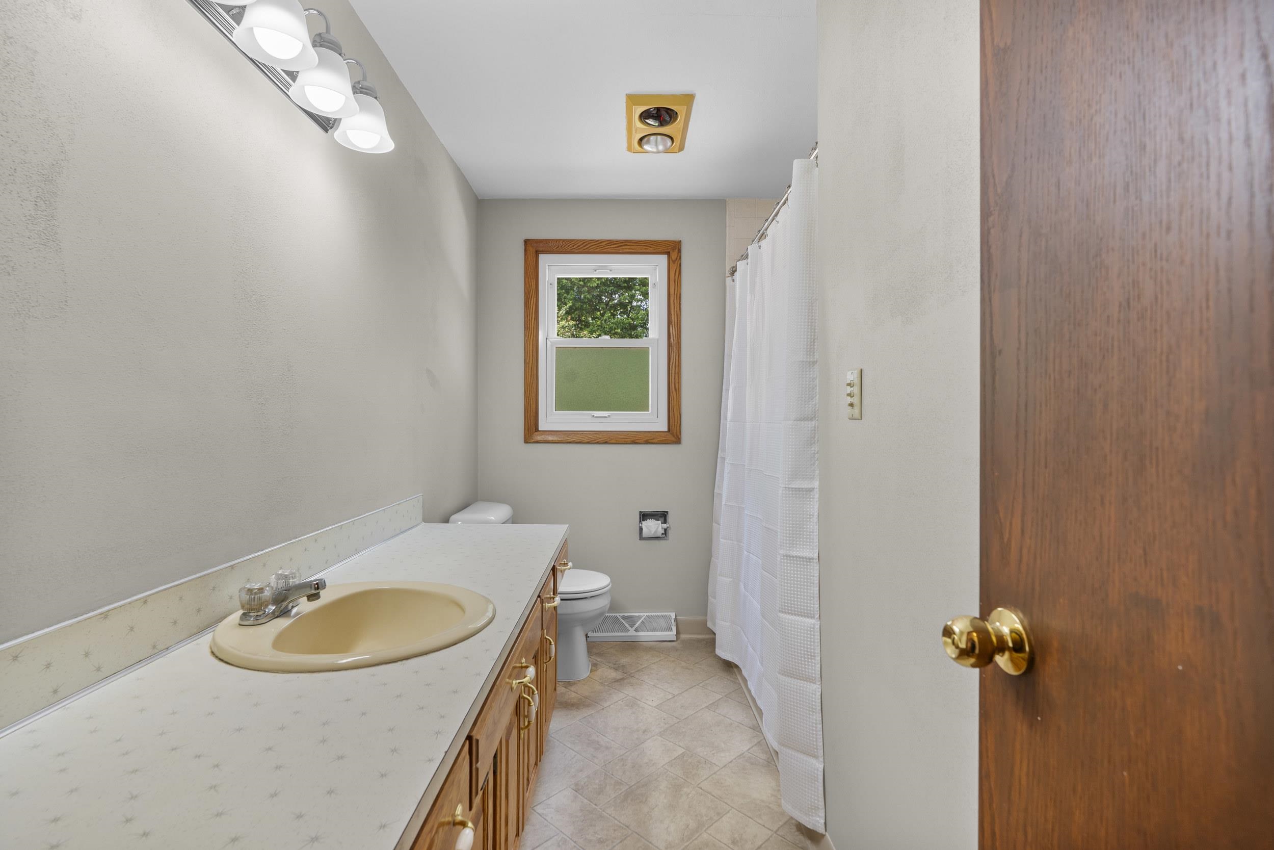 1136 West Roberts Avenue Appleton, WI 54914 - Photo 18 of 58