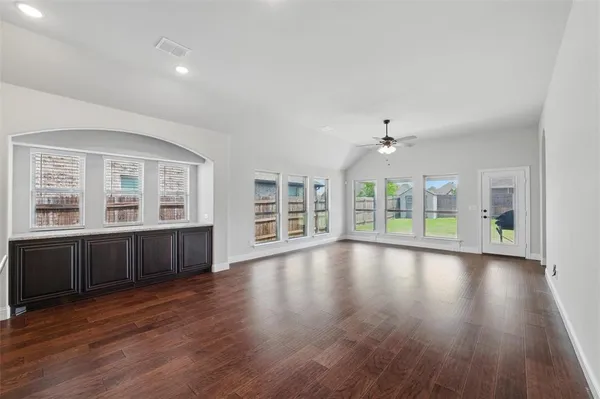 $2,750 | 520 Lowland Lane, Waxahachie, TX 75165