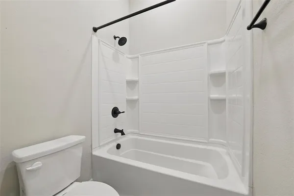 $2,750 | 520 Lowland Lane, Waxahachie, TX 75165