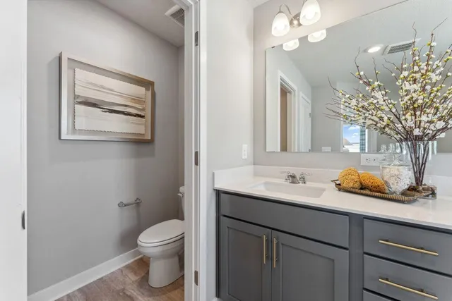 $689,990 | 1732 Oak Creek Pass, Chaska, MN 55318