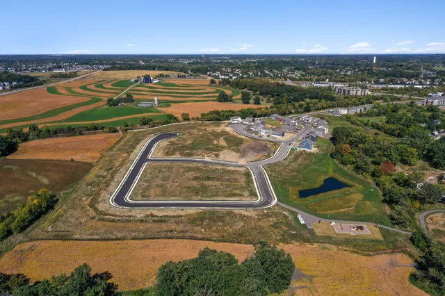 $689,990 | 1732 Oak Creek Pass, Chaska, MN 55318