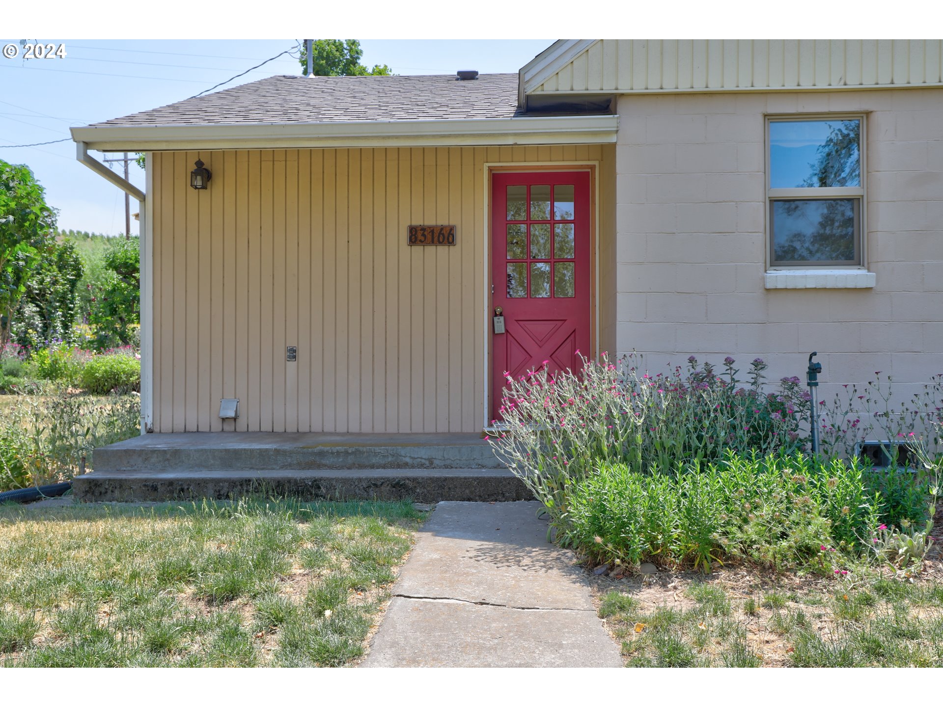 83166 Dufur Valley Road Dufur, OR 97021 - Photo 2 of 48 Gallery Image 2