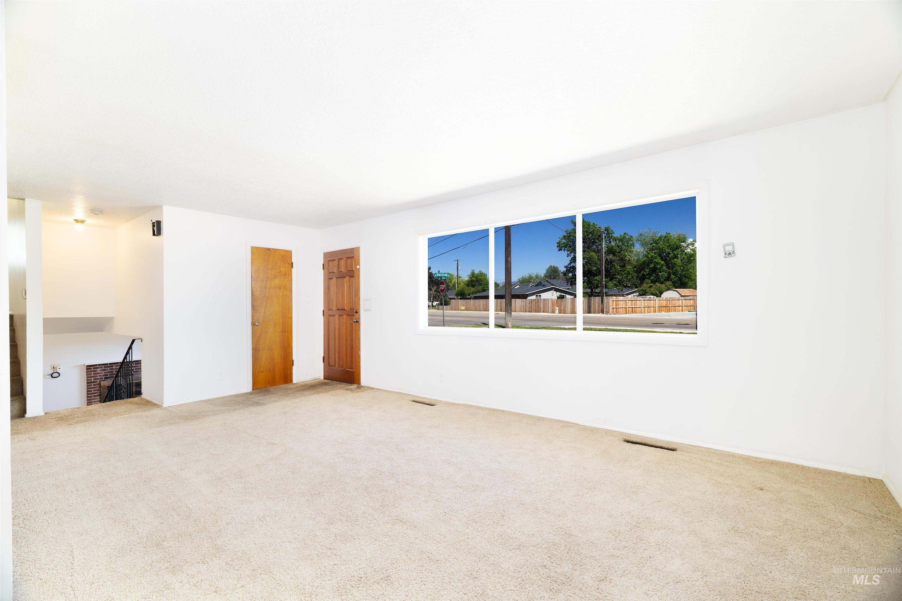 1811 North Maple Grove Road Boise, ID 83704 - Photo 4 of 33