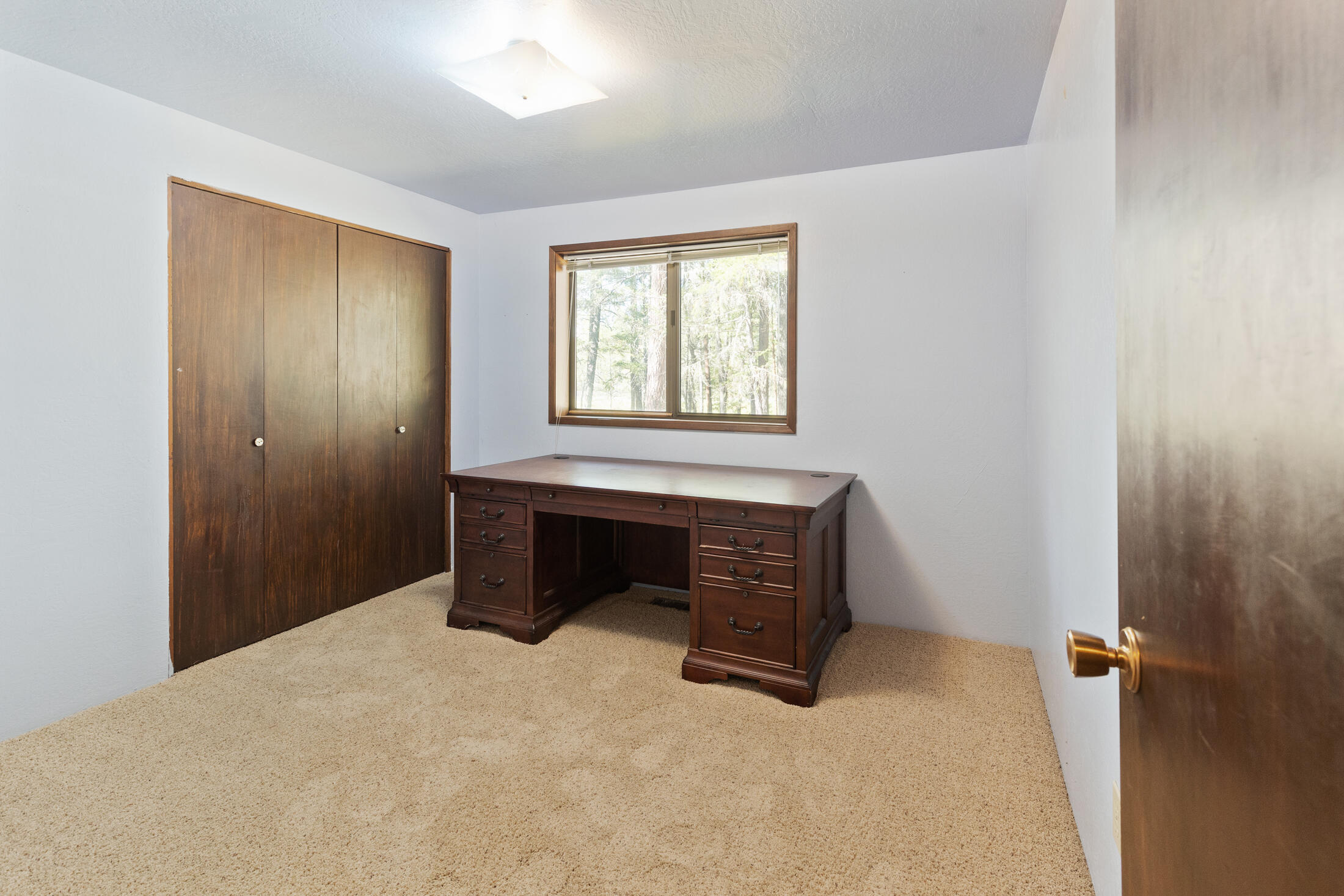 2005 Stringer Gap Road Grants Pass, OR 97527 - Photo 14 of 27 3rd Bedroom
