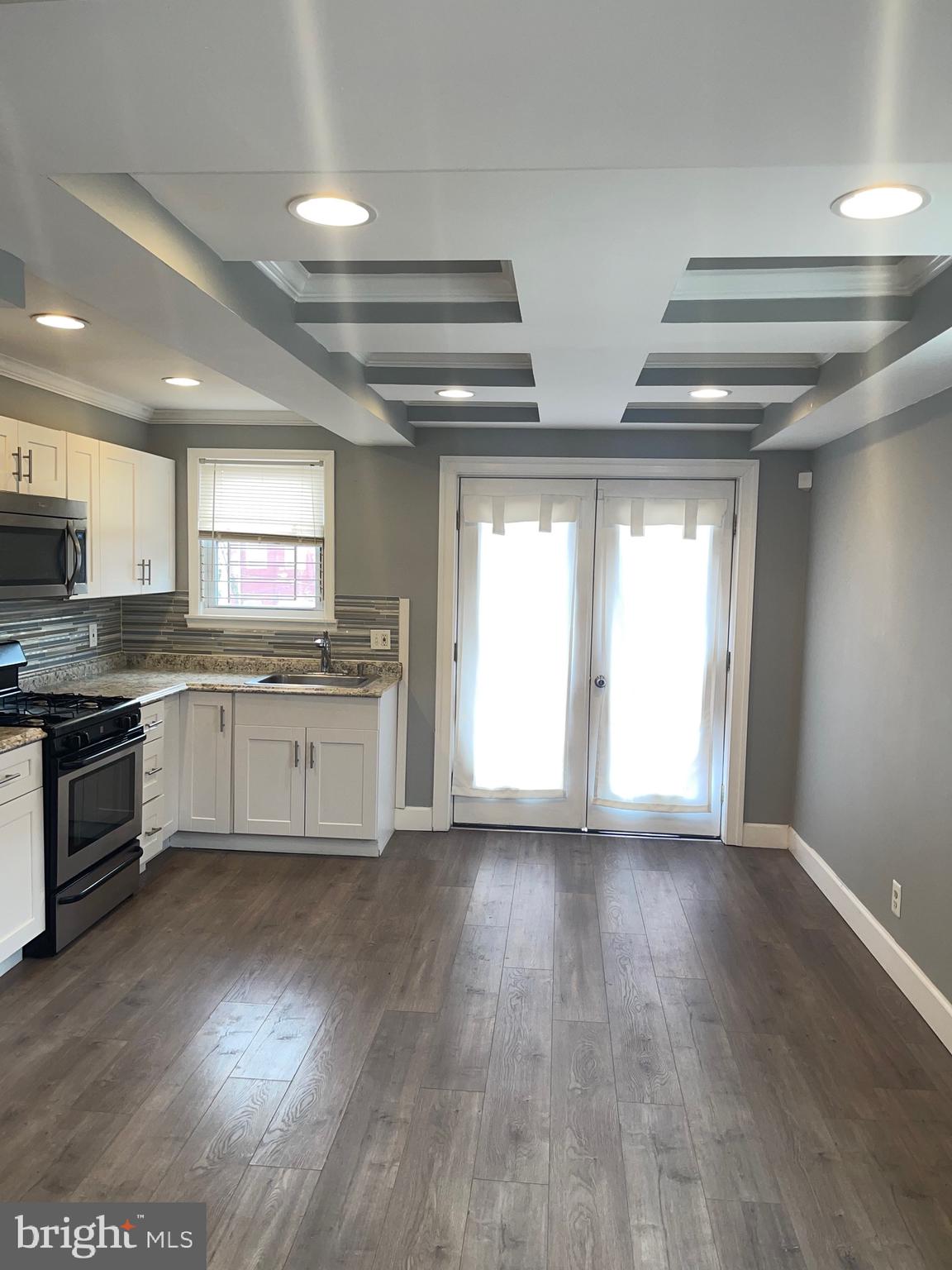 4109 Flowerton Road Baltimore, MD 21229 - Photo 3 of 12 Kitchen