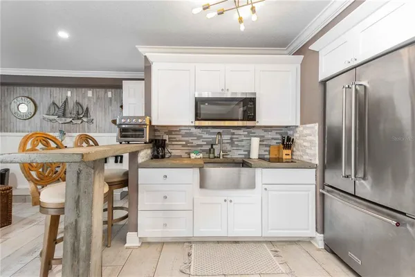 a bed room with a bed