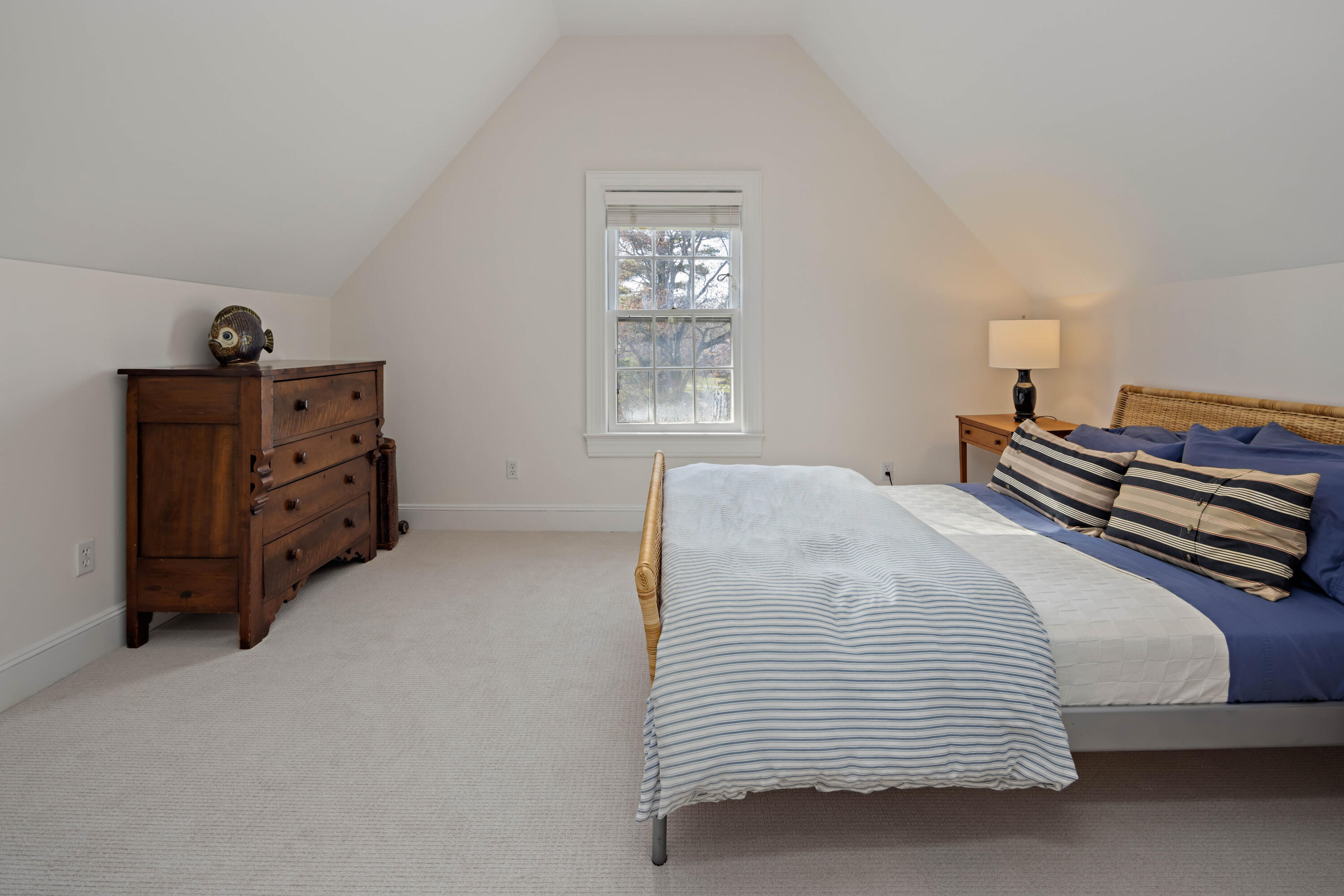 3 Edgehill Drive Darien, CT 06820 - Photo 33 of 40 a bedroom with a bed and a window